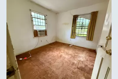 5123 Willow Glen Drive, Houston, TX 77033 - Photo 16