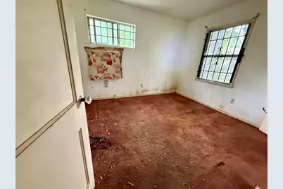 5123 Willow Glen Drive, Houston, TX 77033 - Photo 14