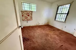 5123 Willow Glen Dr, Houston, TX 77033 - Photo 14