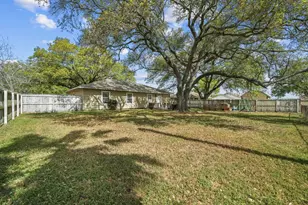 3027 Poppy St, Needville, TX 77461 - Photo 36