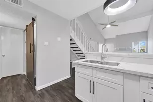 12111 Lemon Ridge Ln, Houston, TX 77035 - Photo 8