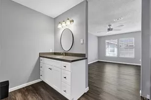 12111 Lemon Ridge Ln, Houston, TX 77035 - Photo 16