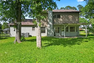 204 Pine Valley St, Huntsville, TX 77320 - Photo 32