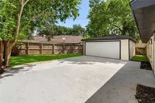6010 Cartagena St, Houston, TX 77035 - Photo 36