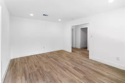 6010 Cartagena Street, Houston, TX 77035 - Photo 8