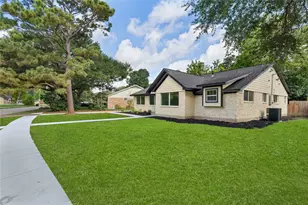6010 Cartagena St, Houston, TX 77035 - Photo 2