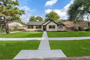 6010 Cartagena St, Houston, TX 77035 - Photo 4