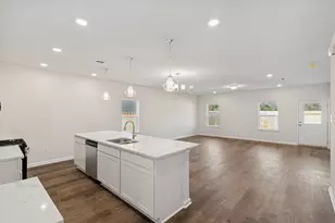 648 Woodhaven Lks Dr, La Marque, TX 77568 - Photo 10