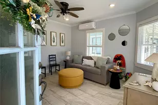 1604 Avenue L, Galveston, TX 77550 - Photo 2