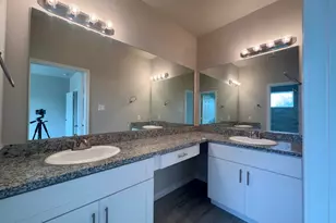 7903 Moon Beam St, Houston, TX 77088 - Photo 6