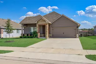 1013 Fannin, Brenham, TX 77833 - Photo 1