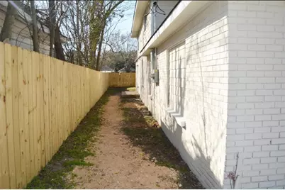 3007 Grovey Street #B, Houston, TX 77026 - Photo 2