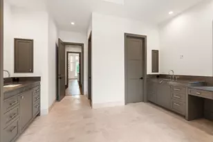827 Rocky River Rd, Houston, TX 77056 - Photo 28