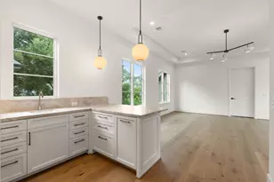 827 Rocky River Rd, Houston, TX 77056 - Photo 38