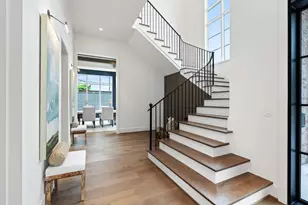 827 Rocky River Rd, Houston, TX 77056 - Photo 4