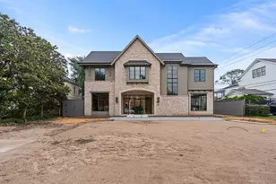 827 Rocky River Rd, Houston, TX 77056 - Photo 2