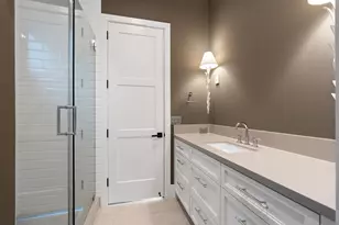 827 Rocky River Rd, Houston, TX 77056 - Photo 22