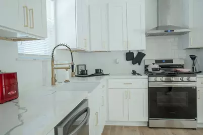 5203 Brookmeade Drive, Houston, TX 77045 - Photo 10