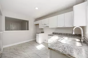 5934 Belcrest St, Houston, TX 77033 - Photo 6