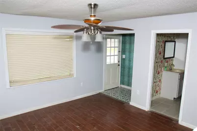 527 W 6th Street, Freeport, TX 77541 - Photo 4