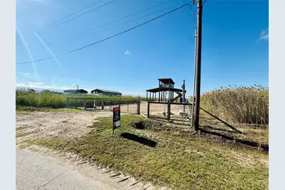 1217 N Monkhouse Drive, Crystal Beach, TX 77650 - Photo 2