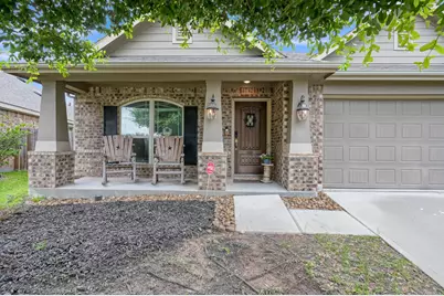 676 Oak Circle Dr E, Conroe, TX 77301 - Photo 1
