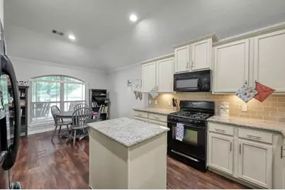 676 Oak Circle Dr E, Conroe, TX 77301 - Photo 16