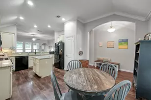 676 Oak Cir Dr E, Conroe, TX 77301 - Photo 12