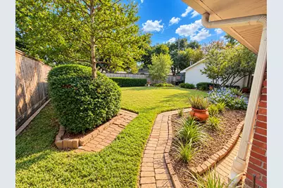 7903 Meadow Lake Lane, Houston, TX 77063 - Photo 8