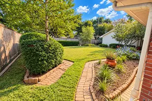 7903 Meadow Lake Ln, Houston, TX 77063 - Photo 8