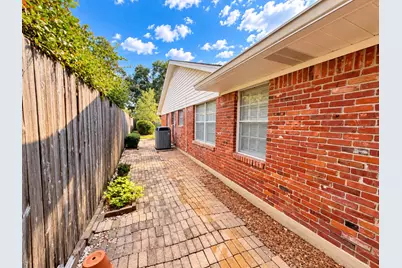 7903 Meadow Lake Lane, Houston, TX 77063 - Photo 6
