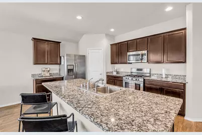 3910 Hybrid Court, Baytown, TX 77521 - Photo 8