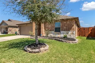 3910 Hybrid Ct, Baytown, TX 77521 - Photo 2