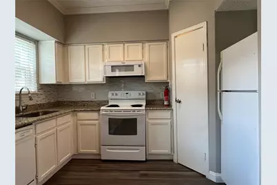 7575 Cambridge Street #1103, Houston, TX 77054 - Photo 6