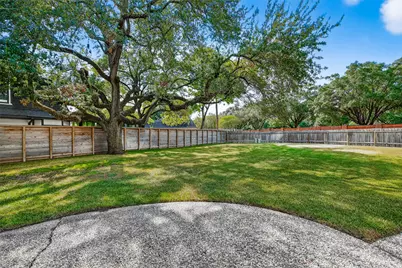 818 Silvergate Drive, Houston, TX 77079 - Photo 38