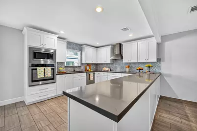 818 Silvergate Drive, Houston, TX 77079 - Photo 1