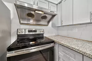 6201 Ranchester Dr, Houston, TX 77036 - Photo 10