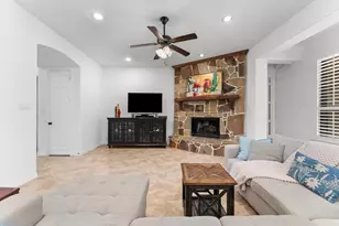 203 Greylake Pl, The Woodlands, TX 77354 - Photo 8