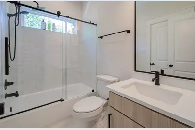 5309 Donovan Gardens Lane, Houston, TX 77091 - Photo 16