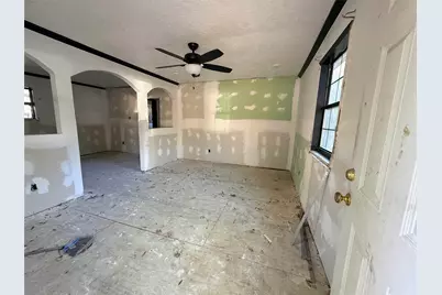 719 County Rd 3880, Cleveland, TX 77328 - Photo 20