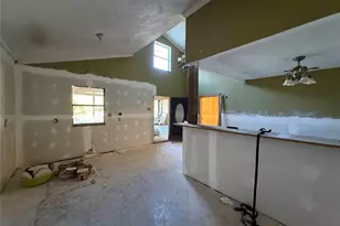 719 County Rd 3880, Cleveland, TX 77328 - Photo 26