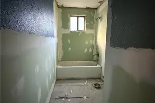 719 County Rd 3880, Cleveland, TX 77328 - Photo 32