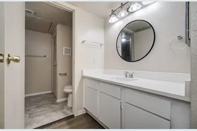 2021 Spenwick Drive #322, Houston, TX 77055 - Photo 18