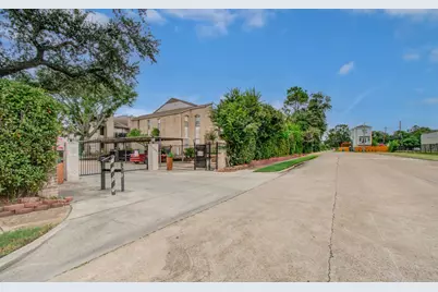 2021 Spenwick Drive #322, Houston, TX 77055 - Photo 24