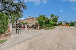 2021 Spenwick Dr, Houston, TX 77055 - Photo 24