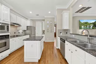 2606 Shady Acres Landing, Houston, TX 77008 - Photo 2