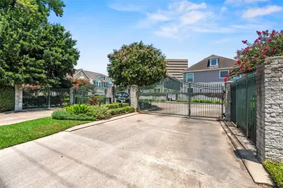 2606 Shady Acres Landing, Houston, TX 77008 - Photo 6