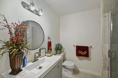 7510 Shadyvilla Lane #23, Houston, TX 77055 - Photo 16