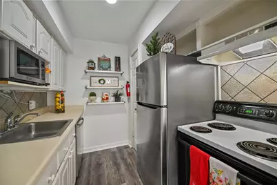 7510 Shadyvilla Lane #23, Houston, TX 77055 - Photo 8