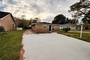2618 Hill Ave, Dickinson, TX 77539 - Photo 1